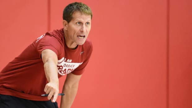 Razorbacks coach Eric Musselman directing Thursday's practice